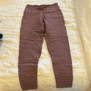 Booty by Brabants NWOT mauve croco pant. Curve size.